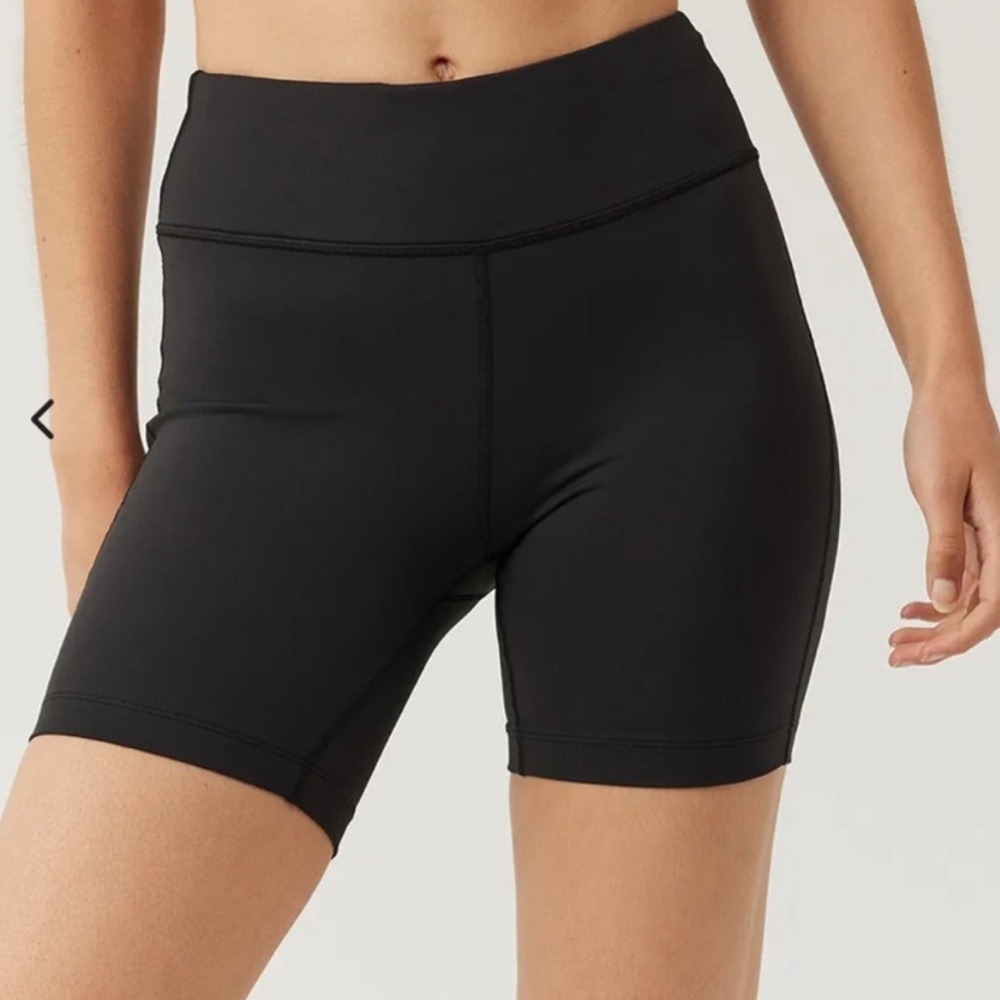 Outdoor Voices Tech Sweat 6” Short Size XS Black Biker shorts